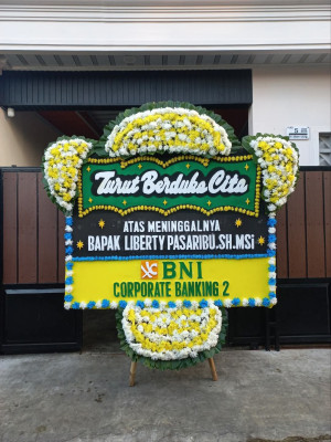 Papan Bunga Duka di Semaki